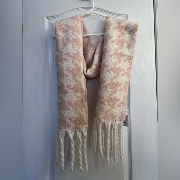 LA Express Cream/Pink/White Scarf - Picture 1 of 7